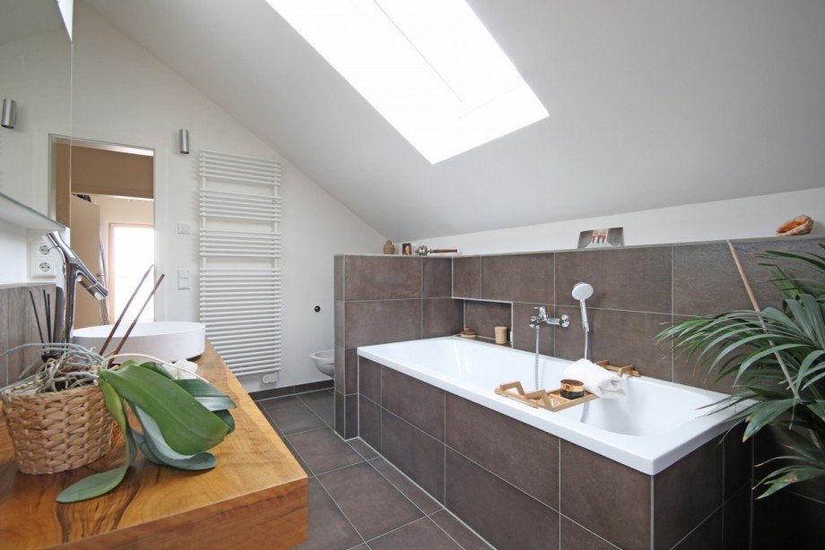 Wanne und Bidet Einfamilienhaus Erkheim / Schlegelsberg