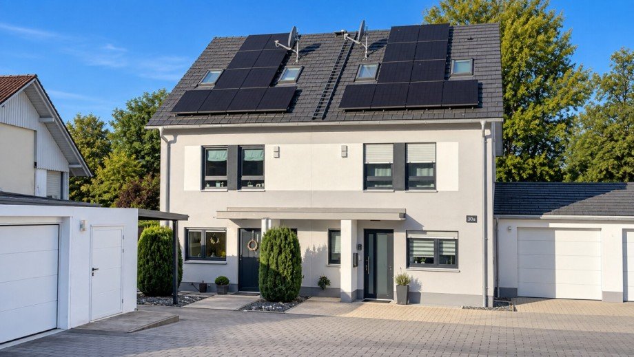 Ansicht von Osten (Haus links) Doppelhaush�lfte Kempten