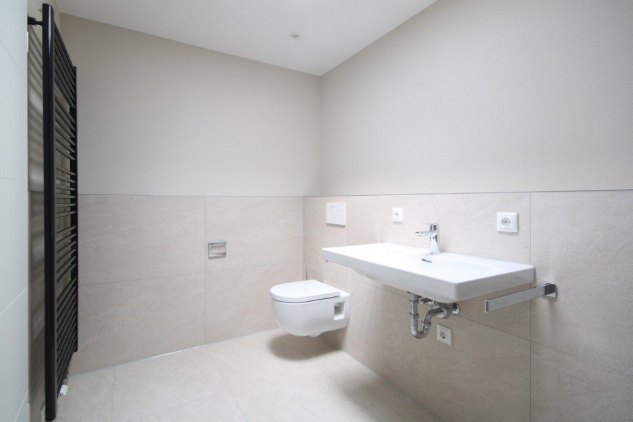 Waschtisch und WC Dachgeschosswohnung Kempten