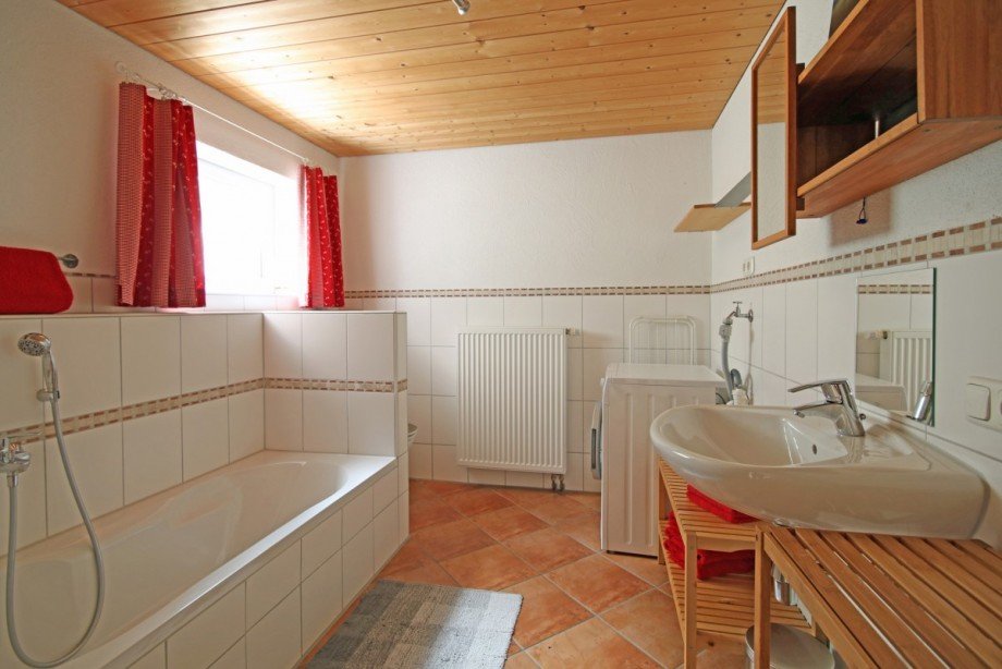 Badezimmer ELW Einfamilienhaus Blaichach / Gunzesrieder S�ge