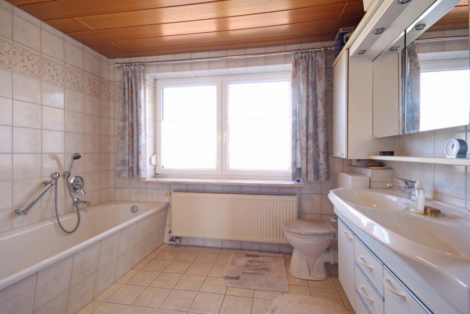 Badezimmer Einfamilienhaus Kaufbeuren / Kaufbeuren-Neugablonz