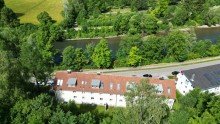 Luftbild Ansicht von Osten VERKAUFT: Licht - Raum - Zuhause. Neu errichtete 2-Zi.-DG-Wohnung mit moderner Ausstattung